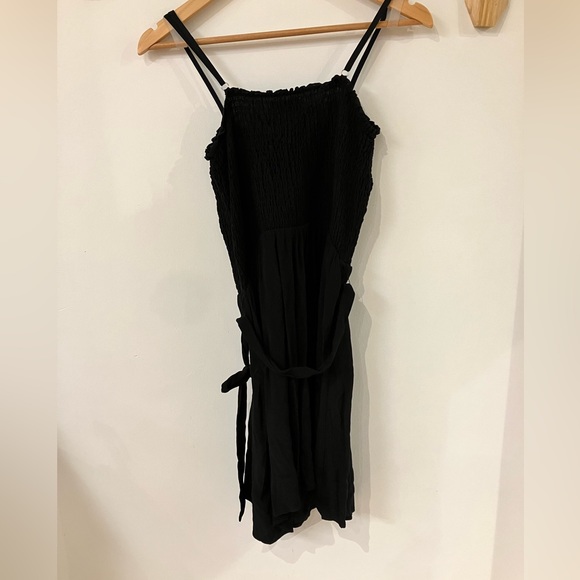 Like New Hollister Stretch Dress with Pockets Size Large - Picture 3 of 6